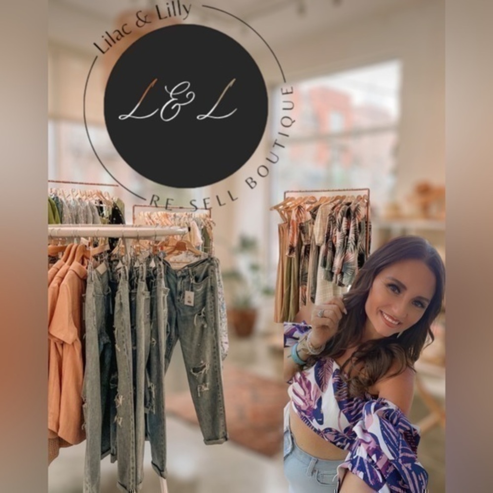 Live sales ! Great brands ! Lululemon, FP, Anthro, madewell & more